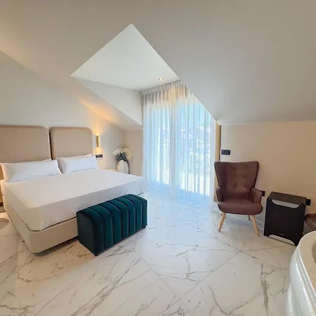 Hotel Akla 4*