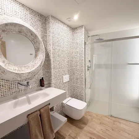Akla Hotel 4*